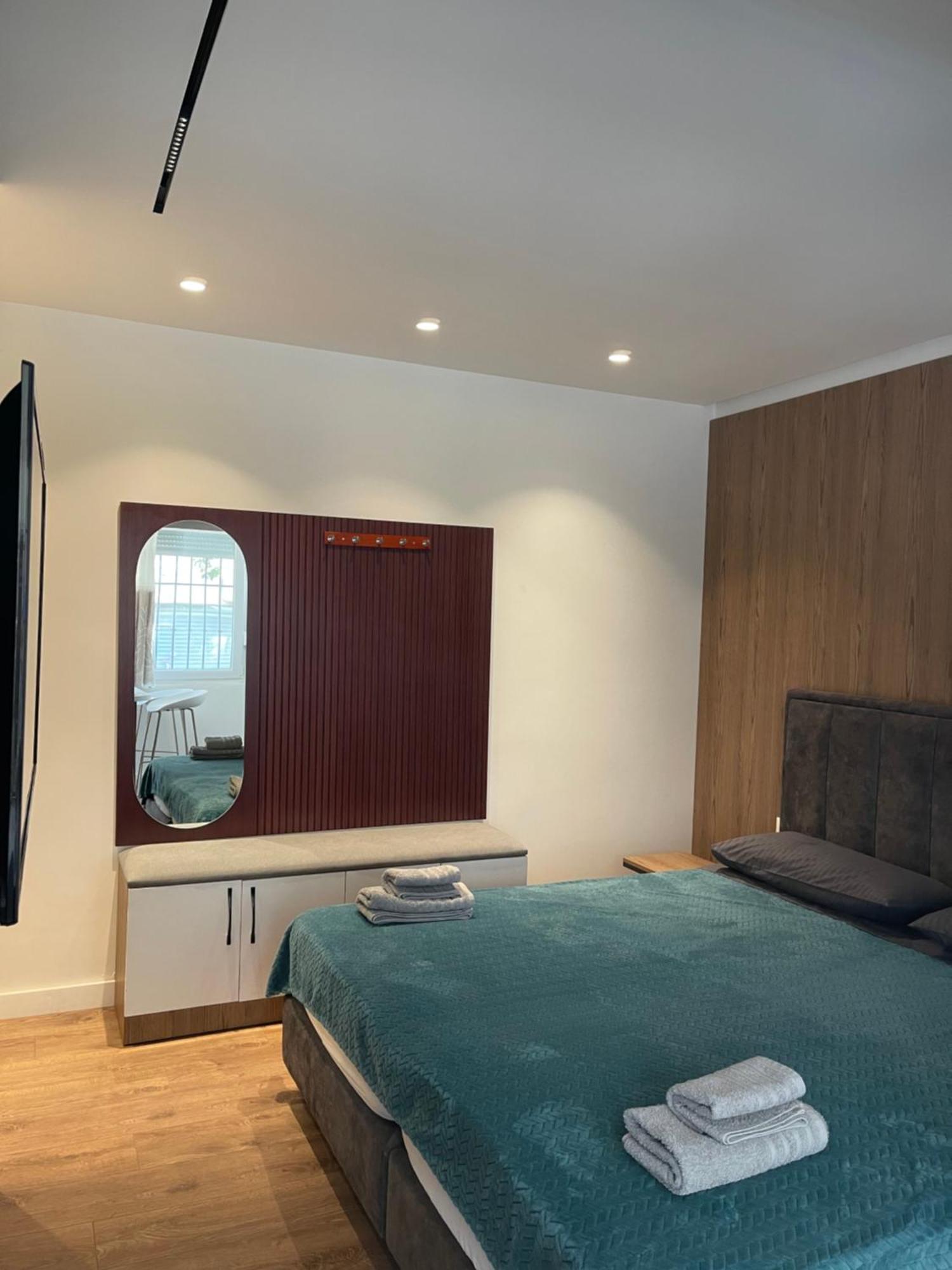 Downtown Studio Apartments Tirana Exterior foto